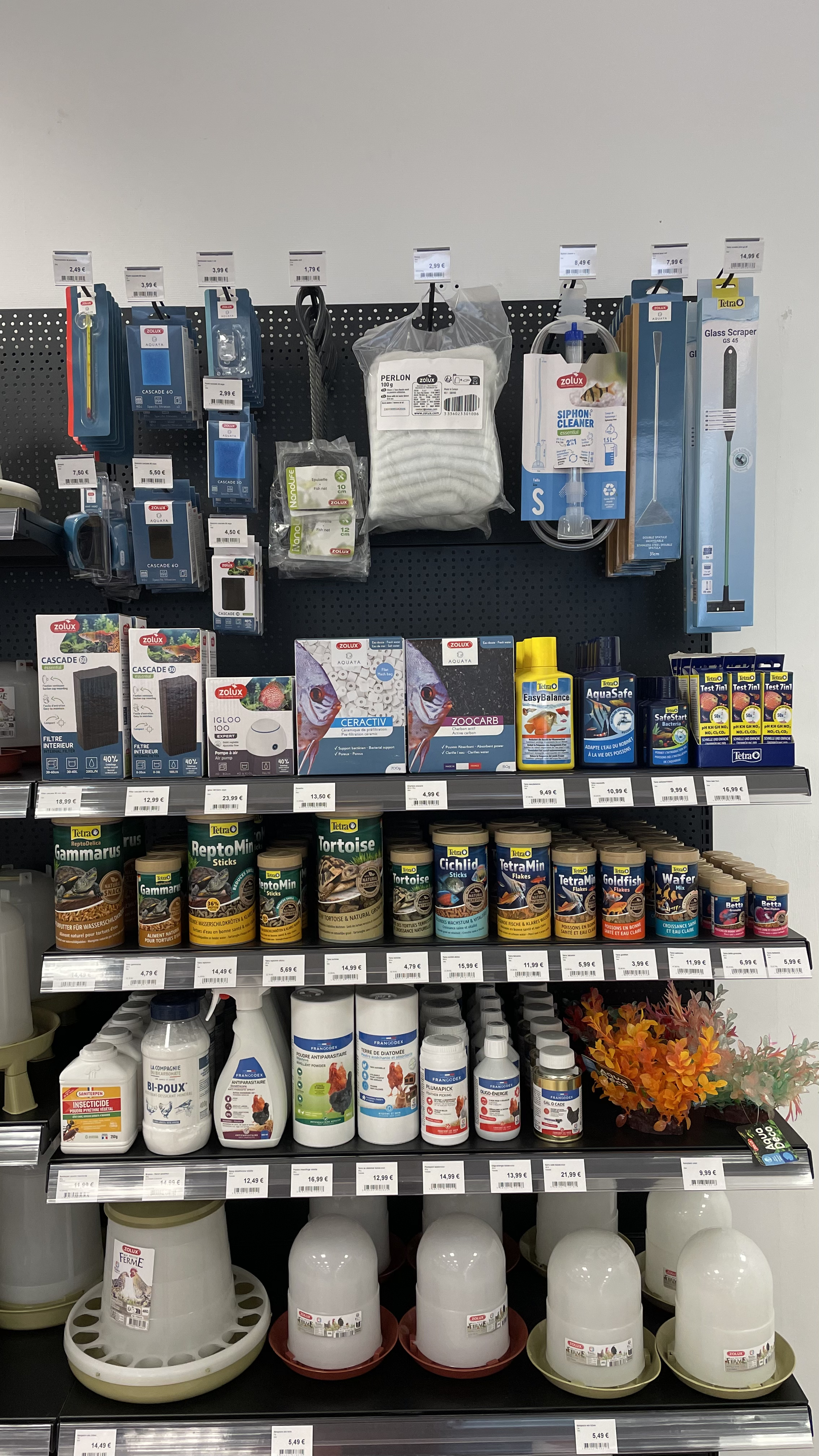 Produits essentiels pour l’entretien des aquariums chez INUKO